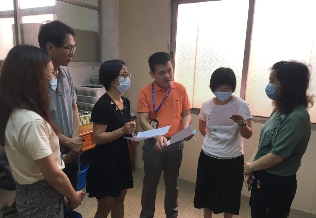 广州市海珠区市场羁系局专家一行到白云山征途国际官网公司举行计量检查指导