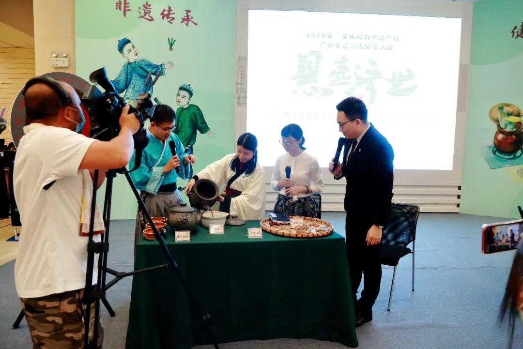 非遗日悬壶济世论抗疫，，小柴胡直播首秀放色泽！！